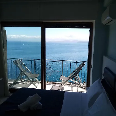 ゲストハウス L'incanto Ischia 4*
