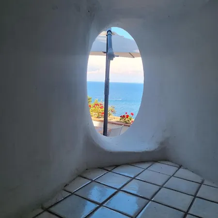 ゲストハウス L'incanto Ischia