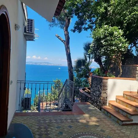ゲストハウス L'incanto Ischia 4*